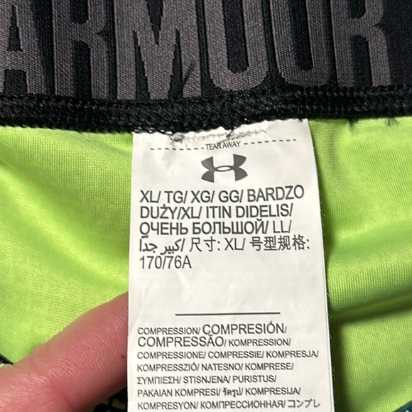 Under Armour Ladies Capri Leggings, NWT’s, Size XL - Picture 3 of 10